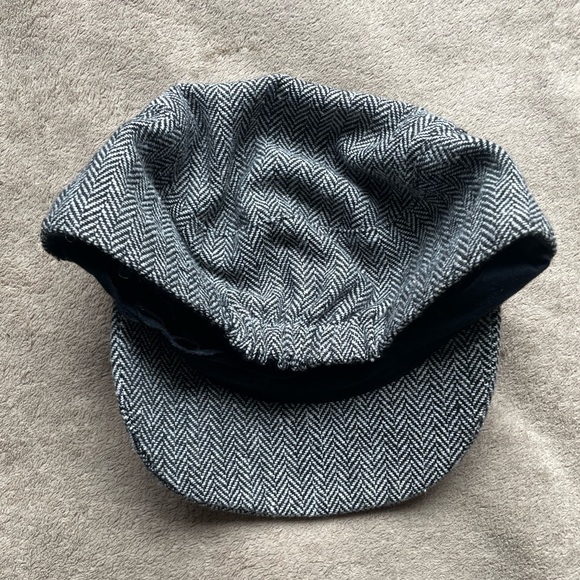 Smart set vintage y2k styled gray buckle hat/cap - Picture 2 of 3